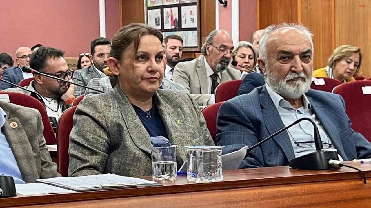 Eskişehir’de mecliste dikkat çeken sözler: Özlem Ünalır’dan “belediyeler” ve “gündem saptırma” çıkışı