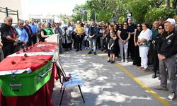 Anadolu Üniversitesi’nde akademiye büyük katkı sunmuştu;  Son yolculuğuna uğurlandı