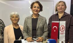 Sibel Erenoğlu: "Laikliğin ve demokrasinin ciddi sorunlarla karşı karşıya olduğu günlerdeyiz"