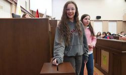 Eskişehir’de küçük meclis üyeleri sandık başında