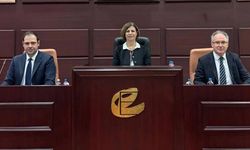 Ayşe Ünlüce'den AK Parti grubuna yanıt: "Sorumluluktan kaçmıyoruz, şeffaf davranıyoruz"