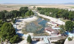 Sakaryabaşı tartışması büyüyor; Utku Çakırözer’den Bakan Yumaklı’ya tepki