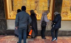 Altın piyasasında sert düşüş; Gram altın güne kayıpla başladı