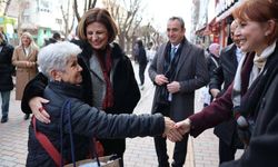 Başkan Ayşe Ünlüce vatandaşın taleplerini dinledi