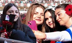 Es-Es’ten çiçekli başlangıç; Tribünlerde çifte bayram