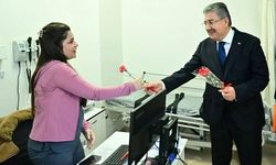 Eskişehir Valisi Erdinç Yılmaz'dan sağlık çalışanlarına bayramda teşekkür ziyareti