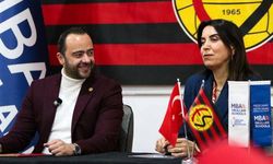 Eskişehirspor'da yeni sponsorluk anlaşması; İmzalar atıldı