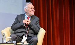 Ünlü tarihçi İlber Ortaylı’nın sağlık durumu hakkında endişelendiren haber; Fatih Altaylı duyurdu