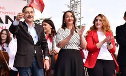 Eskişehir Tepebaşı’nda 23 Nisan kutlamalarına binlerce kişi katıldı