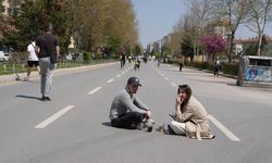 Eskişehir’de Arabasız Pazar uygulamasıyla caddeler yayalara açıldı