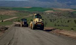 Eskişehir’de kırsal mahalle yollarında bakım ve onarım çalışmaları hız kazandı