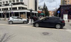 Eskişehir'de sola dönüş kazaya yol açtı, araç ile motosiklet çarpıştı