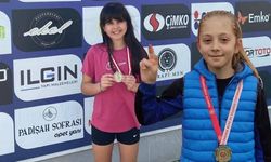 Eskişehirli genç sporcular kortlara damga vurdu