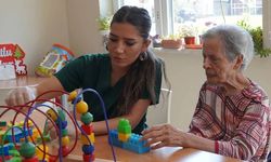 Tepebaşı Alzheimer Konukevleri’nde 3 ayda binlerce bakım hizmeti sunuldu