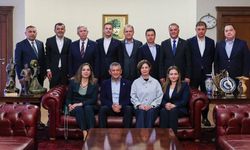 CHP’li büyükşehir belediye başkanlarından ortak mesaj: “Özgür Özel’in yanındayız”