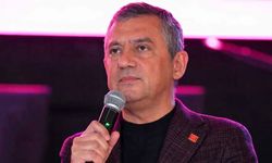 Özgür Özel’den CHP Genel Merkezi önünde dikkat çeken açıklama