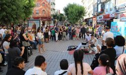 Eskişehir'de sanat ve alışveriş aynı günde buluştu
