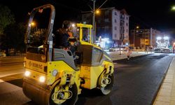 Eskişehir Büyükşehir Belediyesi'nden gece mesaisi: O bulvardaki yollar yenilendi