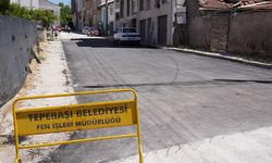 Eskişehir'deki mahallelerde asfalt ve kaldırım mesaisi