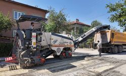 Tepebaşı Belediyesi yol yenileme çalışmalarını sürdürüyor