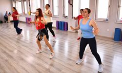 Eskişehir'de kadınlar bu kursla hem spor yapıyor hem eğleniyor