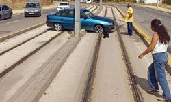 Eskişehir’de iki otomobil çarpıştı, tramvay ulaşımı aksadı