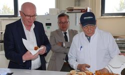 Kazım Kurt ekşi maya kültürünün yaşatıldığı fabrikayı ziyaret etti