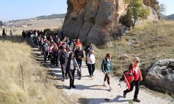Eskişehir’de 250 kişi Cumhuriyet için 8 kilometre yürüdü