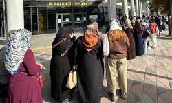 Eskişehir’de Mukaddes Emanetler Sergisi’ne yoğun ilgi: Metrelerce kuyruk oluştu