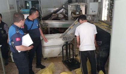 Eskişehir'de ruhsatsız gıda işletmesine zabıta mührü vuruldu