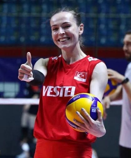 Türkiye Voleybol Federasyonu Eda Erdem'in milli takım kararını açıkladı