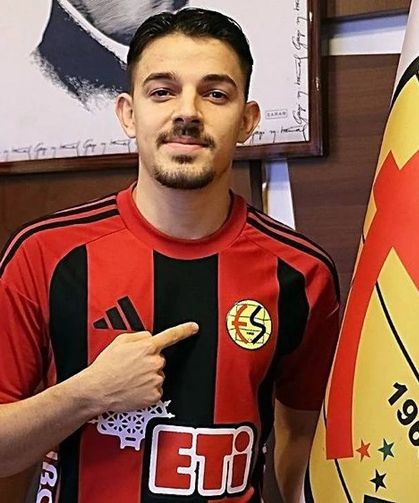 Eskişehirspor sağ bek transferini resmen duyurdu