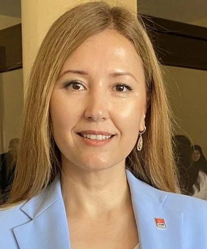 CHP Eskişehir İl Kadın Kolları Başkanı Sibel Yeşildal görevden alındı