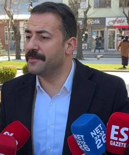CHP’li Talat Yalaz’dan Genel Merkez önünde dikkat çeken açıklama