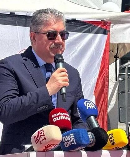 Eskişehir Valisi Erdinç Yılmaz: "Gelecek nesilleri okullarımızda inşa ediyoruz"