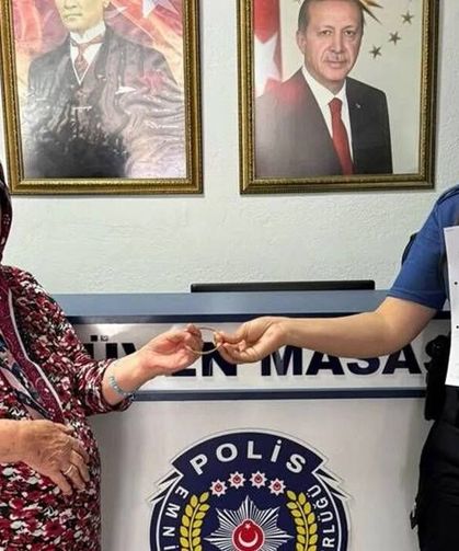Eskişehir'de kaybolan altın bilezik sahibini buldu