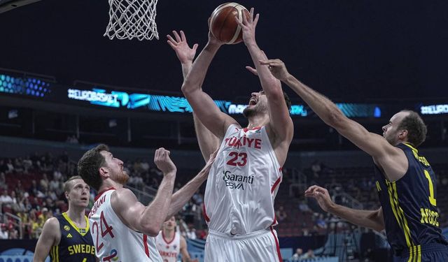 12 Dev Adam EuroBasket 2025'te şov yapıyor; Çeyrek finali de geçtik