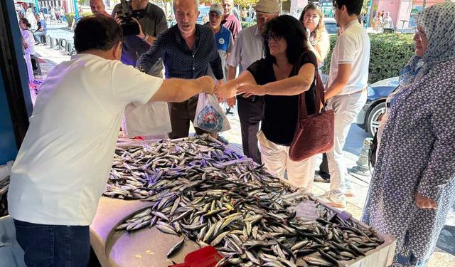 Eskişehir’de 5 ton balığı ücretsiz olarak dağıttılar