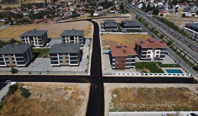 Eskişehir’de sokak sokak yol çalışması yapılıyor