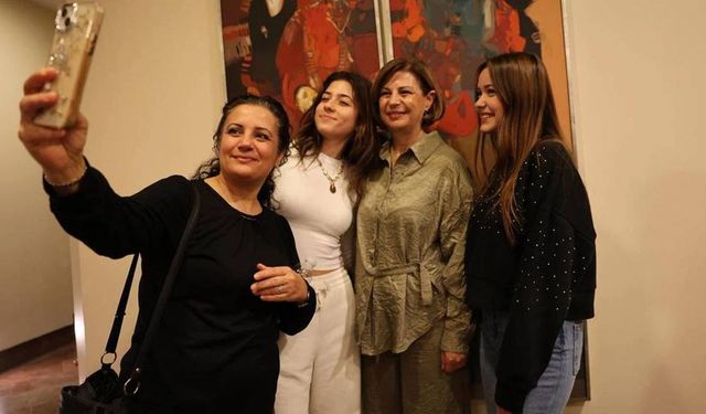 Cadı kazanı isimli tiyatro oyununa Eskişehir'de yoğun ilgi