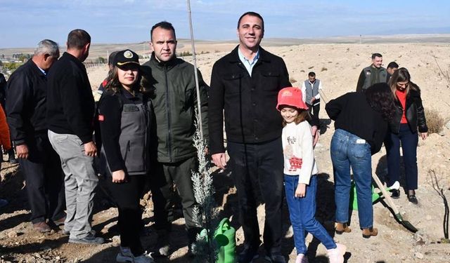 Beylikova’da 80 dönümlük alanda 5 bin adet fidan dikildi