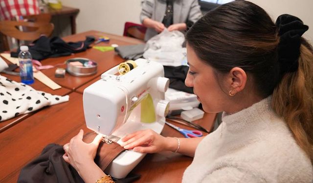 Eskişehir'de kadınlar giyim ve mefruşat eğitimlerine yoğun ilgi gösteriyor