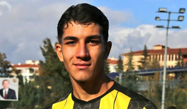 Eskişehirspor altyapısından yetişen genç yetenek yeni takımına imza attı