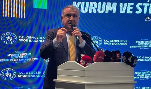 Bakan Osman Aşkın Bak'tan Eskişehirli futbolseverlere müjde geldi