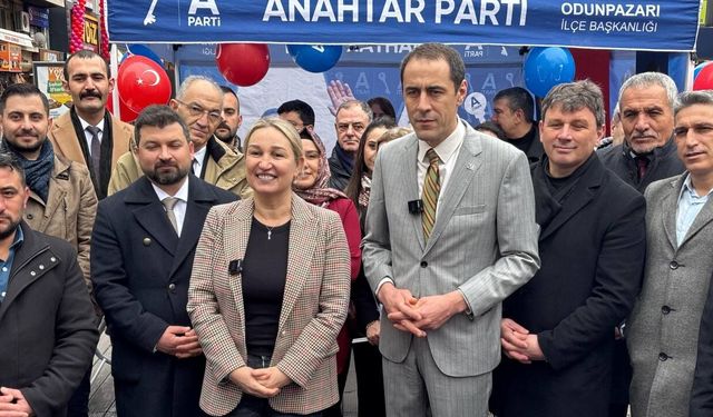 Anahtar Parti Genel Sekreteri Nihal Ağca Eskişehir’de konuştu: "Hedefimiz iktidar"