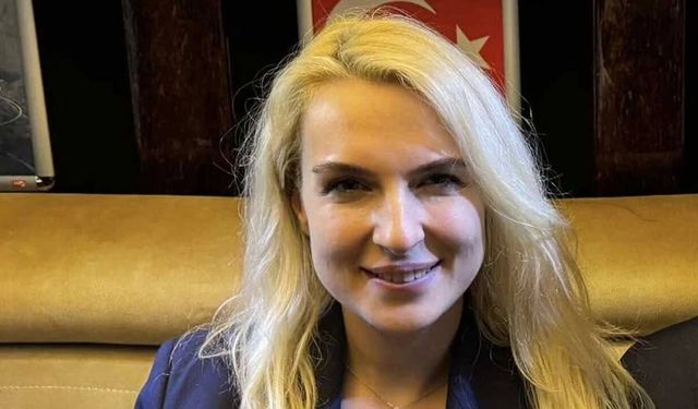 CHP’den istifa eden Merve Kır Müftüoğlu’nun yeni adresi Anahtar Parti oldu