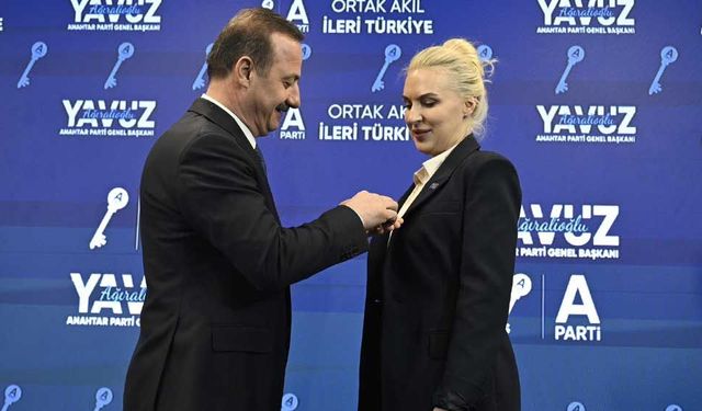 Merve Kır Müftüoğlu Anahtar Parti’ye katıldı, yeni görevine başladı