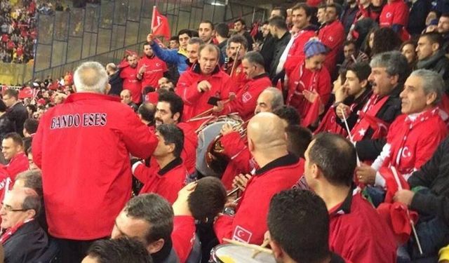 Bando ES ES'ten Samsunspor'a vefa yanıtı: "Kalbimiz sizinle ama yerimiz belli"