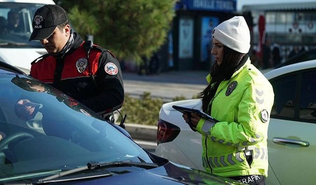 Eskişehir'de kurallara uymayan sürücülere ceza yağdı