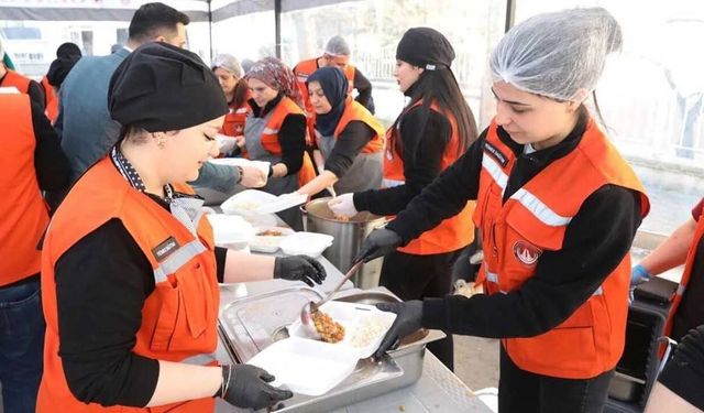 Ramazan ayı boyunca sürecek; Vatandaşlar Gönül Sofrası'nda buluşuyor